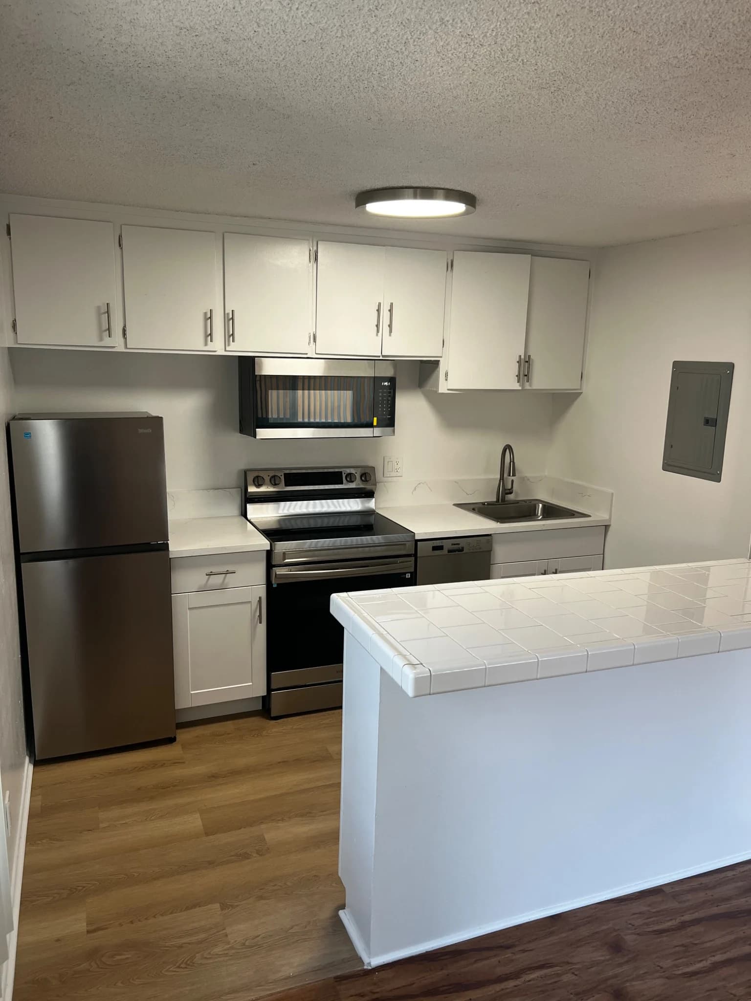 Move-out kitchen cleaning completed by StudioScrubz